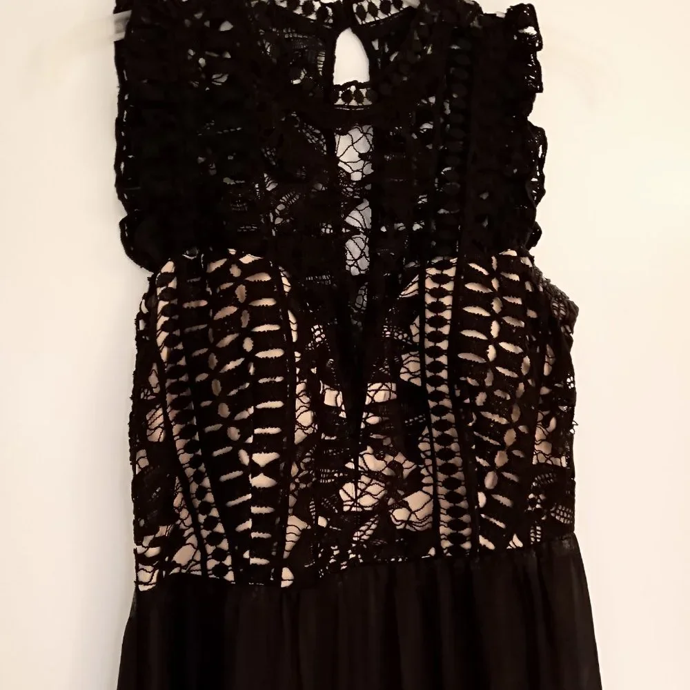 Formal Dress - Picture 3 of 4